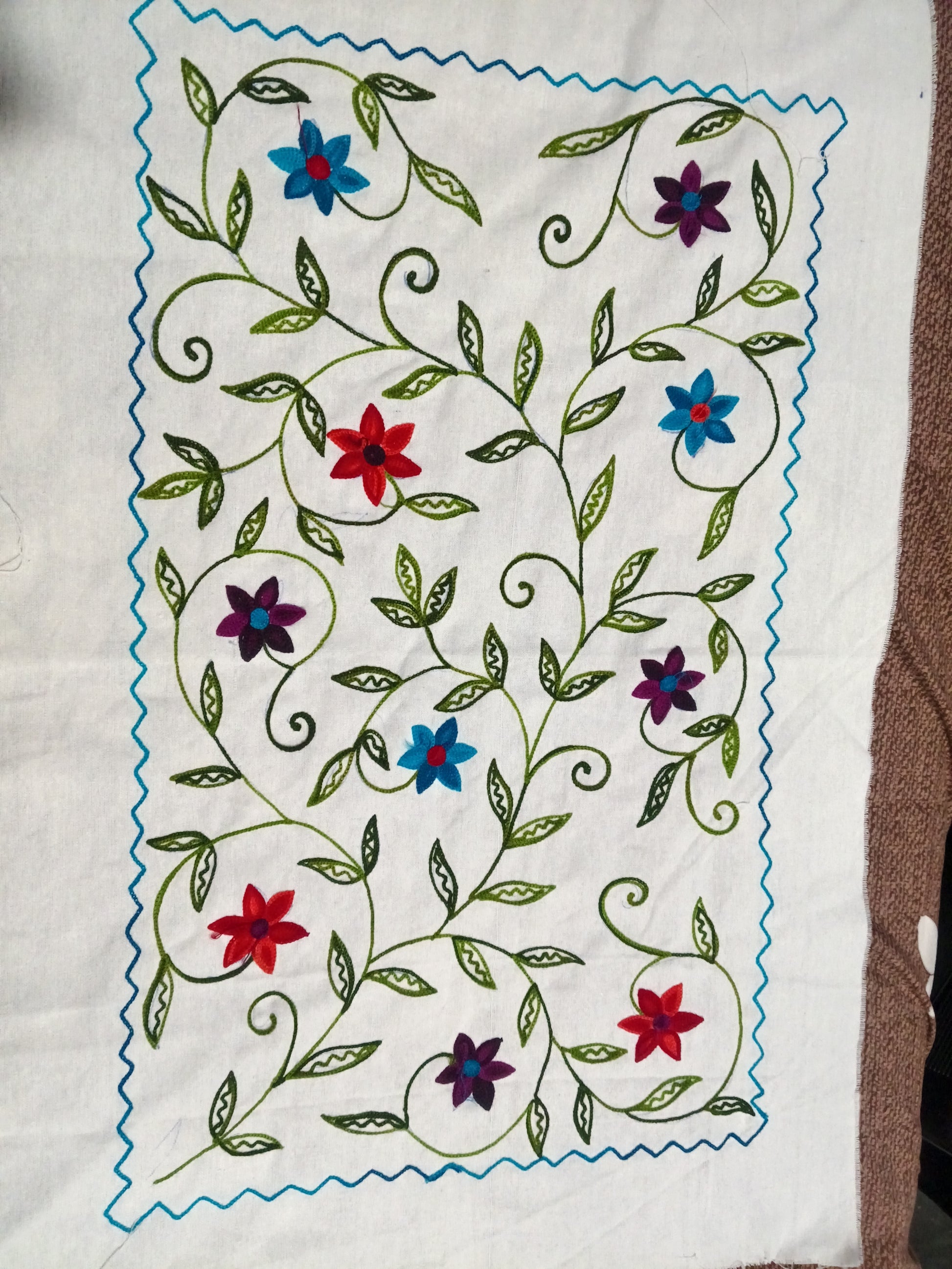 Decorative White Cotton Bedsheet for Home Bedroom